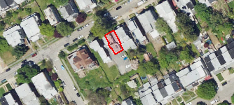 Fully Leased Triplex with Parking