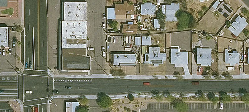 Multi-Use Office Suites on Large Lot