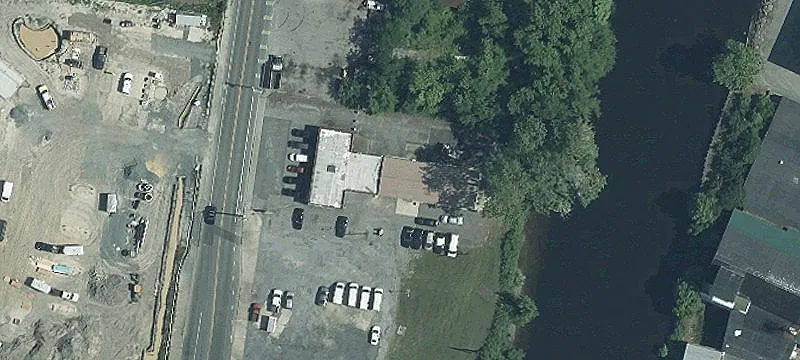Free-Standing Office/Warehouse with Drive-Ins