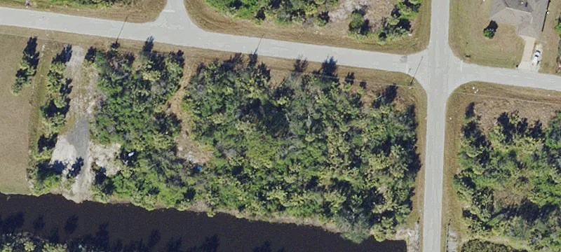 Freshwater Canalfront Land Lot