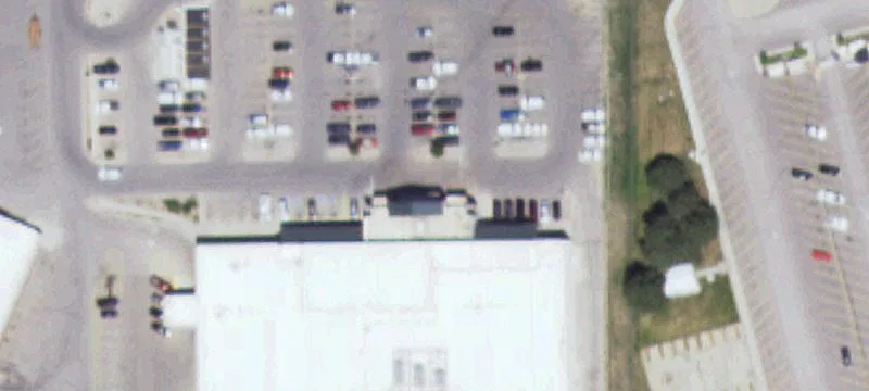 Retail Pad in Parking Lot