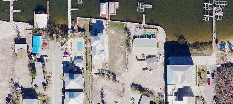 Bayfront Dock-Equipped Weekly Lot
