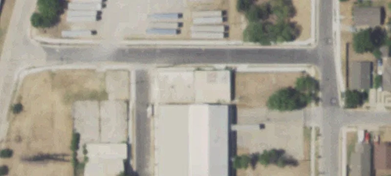 Warehouse with Grade Level Doors