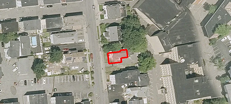 Income Apartment Building with Parking