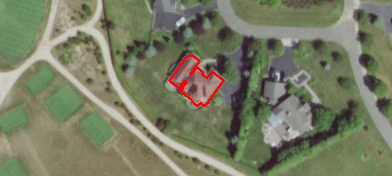 Updated Golf Course Residence