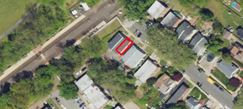 1-Bedroom Duplex with Garage Parking