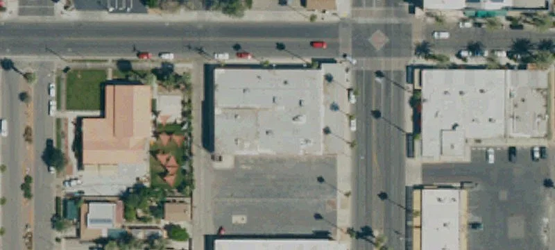 Endcap Retail Suite in Freestanding Building