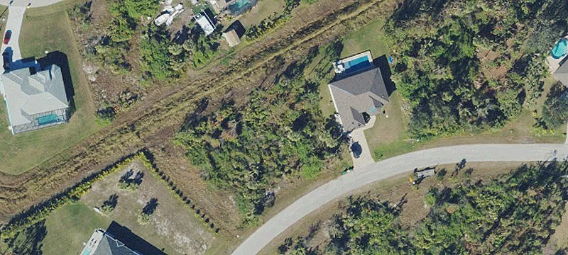 Waterfront Homesite in Deed-Restricted Community
