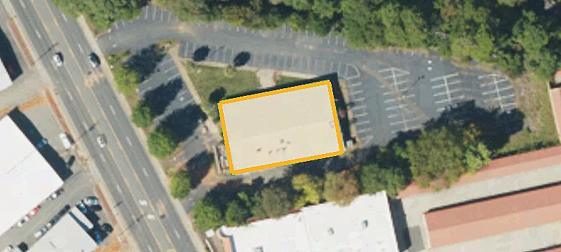Retail Building with 9,300 SF
