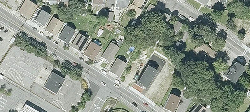 Updated Duplex Townhouse Property