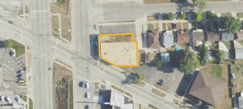 Corner Single-Tenant Retail Building