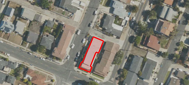 Well-Kept Five-Unit Apartment Building