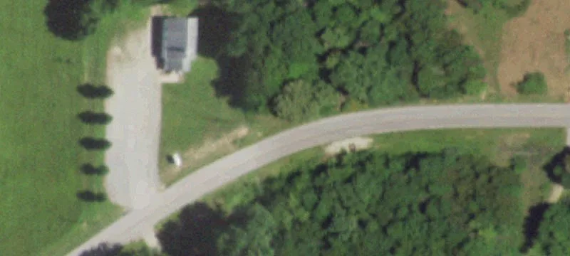Unrestricted Land with Shop Building