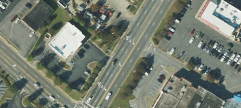 Single-Tenant Office Building on Corner