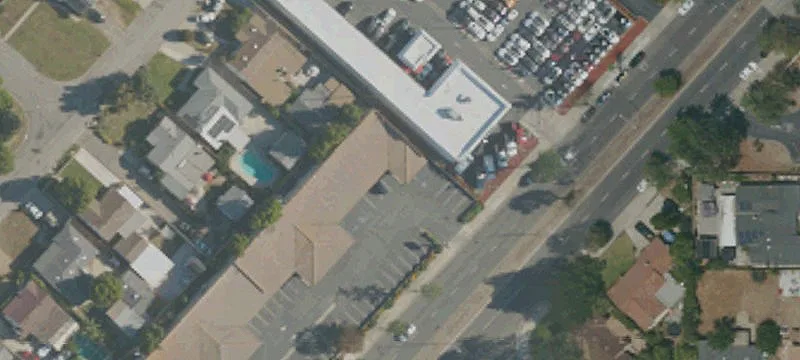 Signalized Multi-Tenant Retail Building