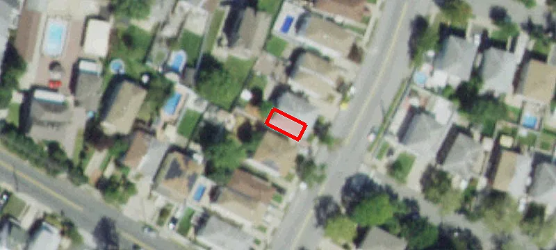 Detached Two-Family High Ranch