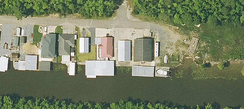 Land with Storage Garage Structure
