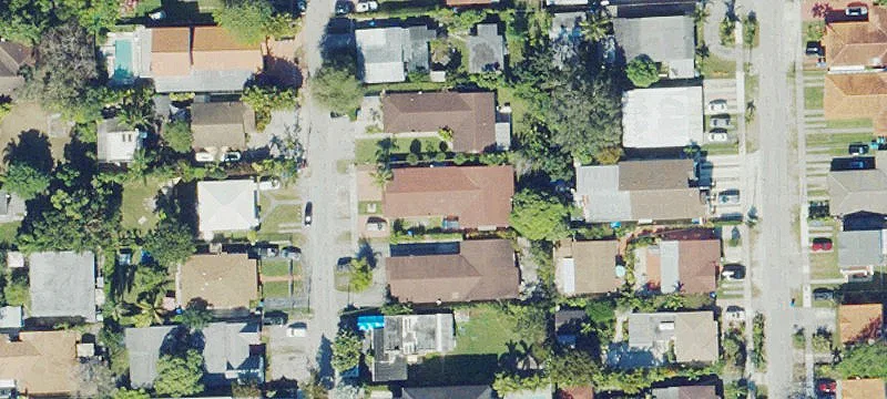 3BR/2BA Duplex with Parking