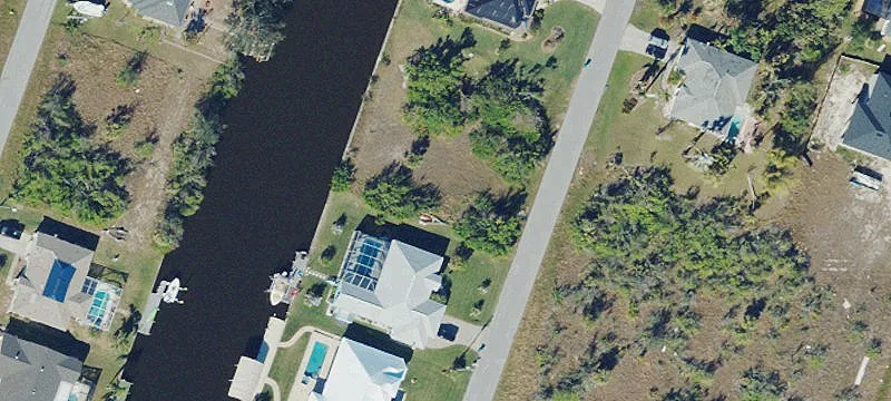 Gulf-Access Waterfront Land