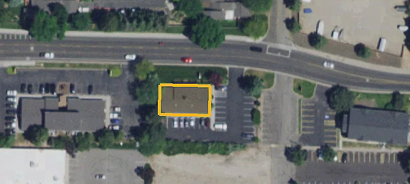 Retail Space with 6,400 SF