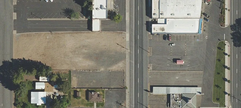 Commercially Zoned Level Lots