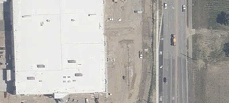 Warehouse with 32' Clear Height