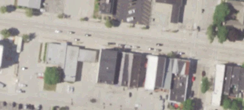 Restaurant and Bar Building