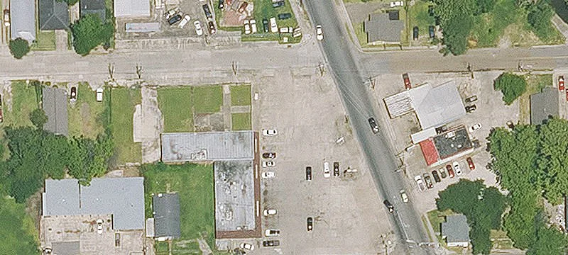 Ground-Level Retail Outlet