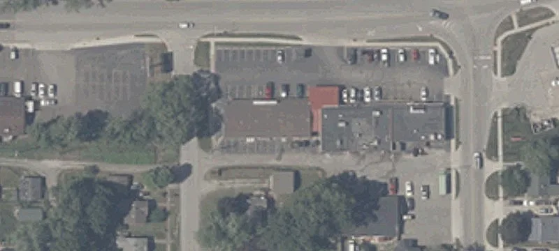 Zoned B2 Retail Building with Parking