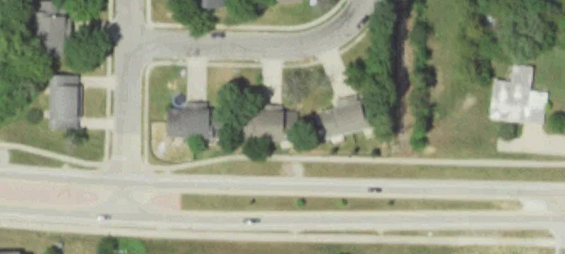 3-Bedroom Duplex with Walk-In Closets
