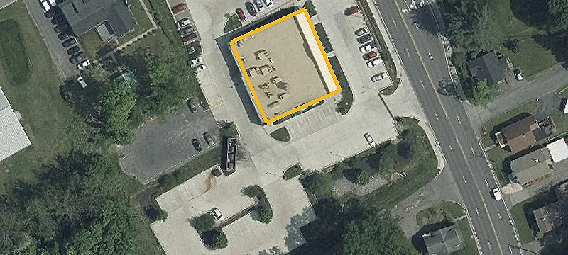 Single-Tenant Restaurant with Pylon Sign