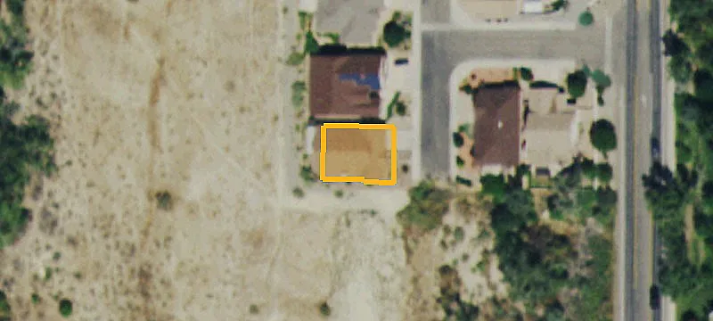Single-Family Building Lot in Subdivision