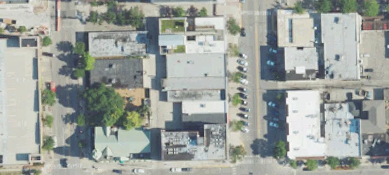 Tri-Level Retail Storefront