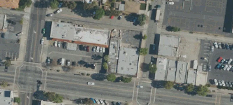 Retail Building with Subdividable Space