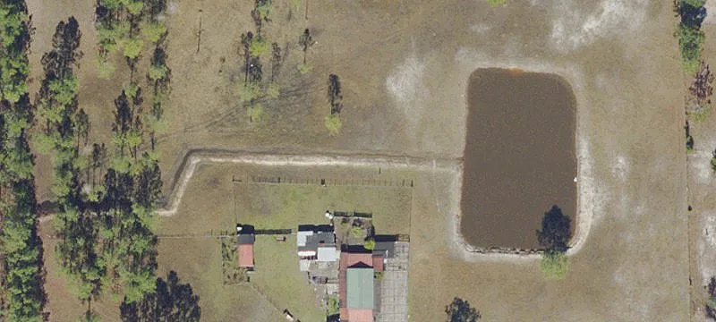 Fully Fenced Farmstead with Barn