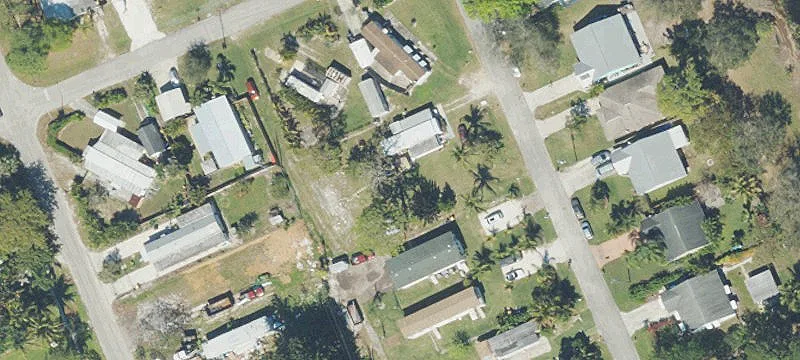 Vacant Waterfront-Adjacent Residential Lot