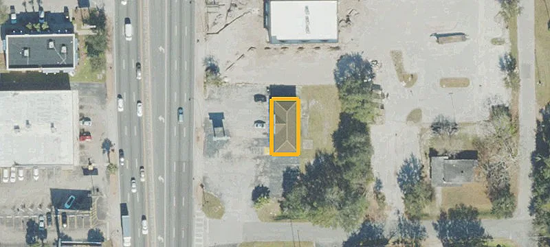 Automotive Hardcorner with Lighted Intersection