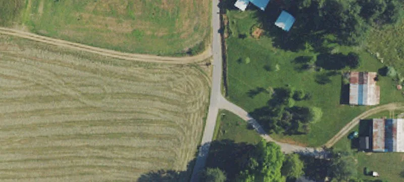 Detached Farm with Electric Garage