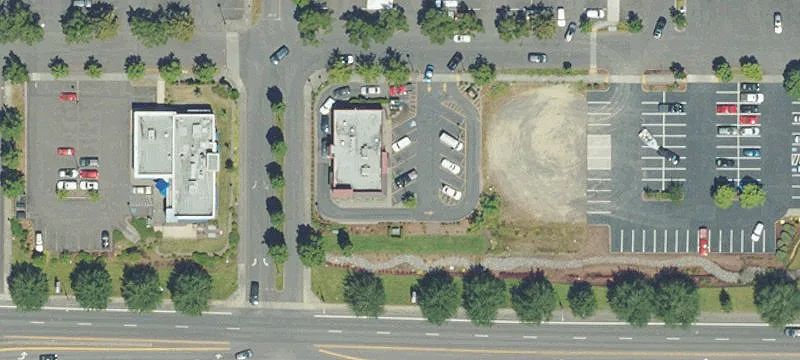Single-Tenant Triple-Net Retail Building