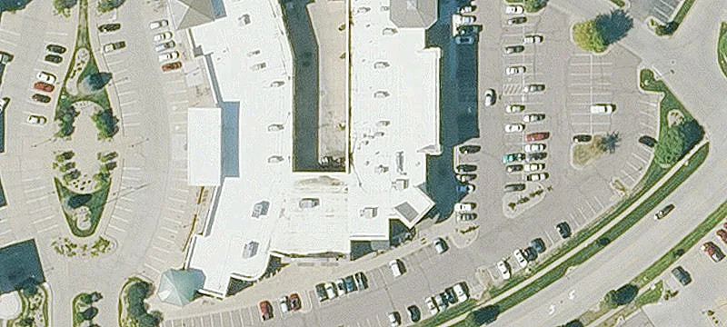 Retail Suites in Shopping Center