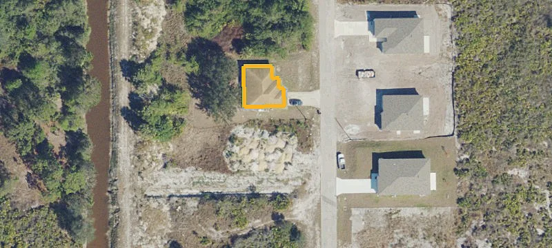 Residential Building Lot in Mirror Lakes