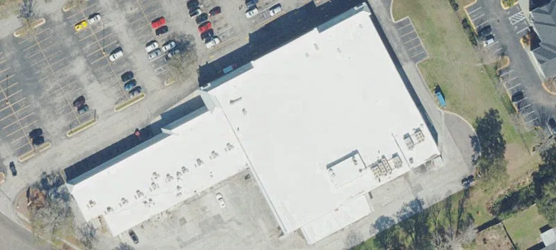Retail Space in Grocery Center