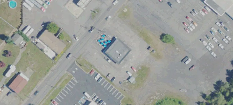4-Unit Mixed-Use Building