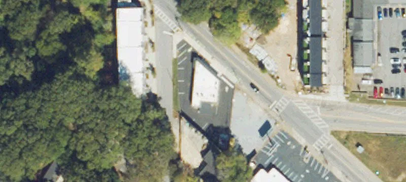 Two-Tenant Food Service Building