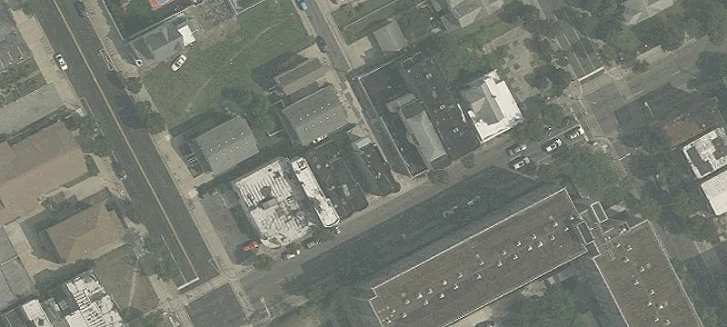 Triplex with Ground-Floor Retail