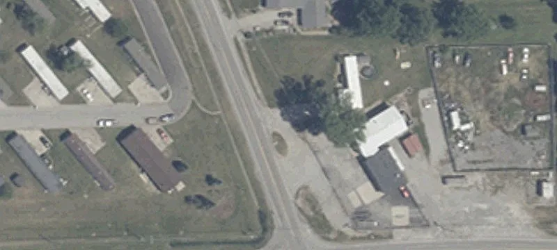 Garage and Mechanic Shop with Bullpen