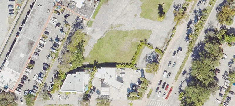 Corner Courtyard Retail Condo