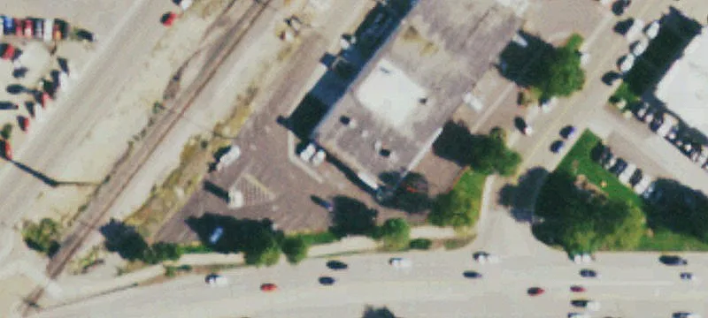 Multi-Tenant Flex Retail/Industrial Building