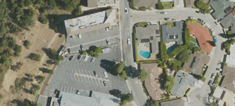 Multi-Tenant Retail Building