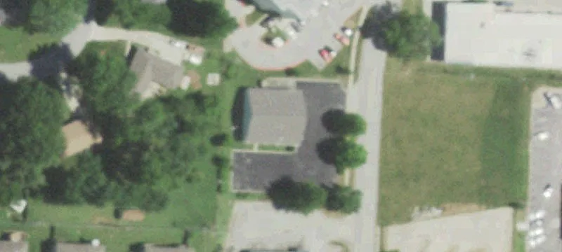 Retail Building with Garage Bay